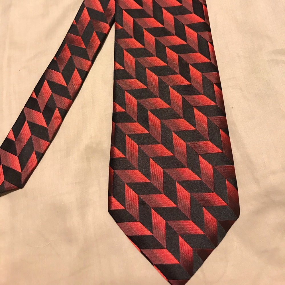 Arrow red and black tie